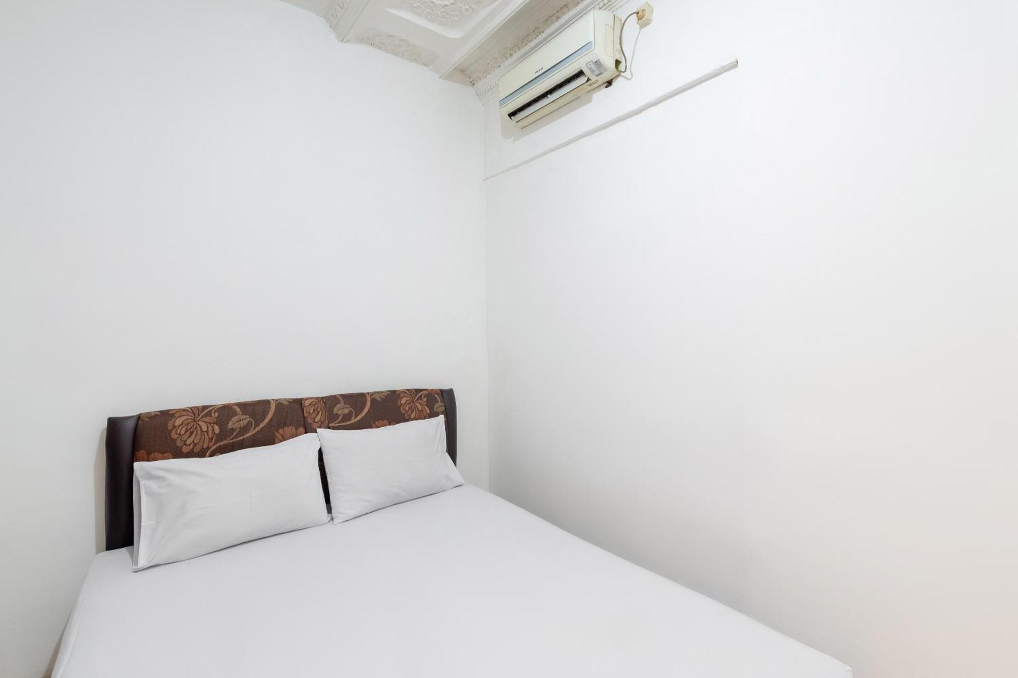 Oyo Life 2108 Griya Aisyah Residence Surabaya Exterior photo